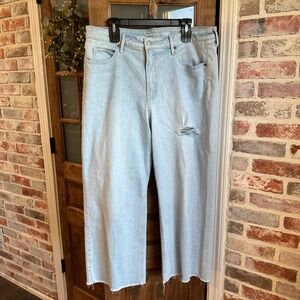 Old Navy Sky-Hi Wide Leg Jeans Womens 16 Light Wash Distressed Cropped